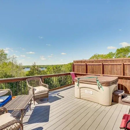 Lake-View Kentucky Getaway With Resort Amenities!